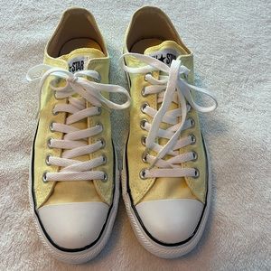 New light yellow Converse!
